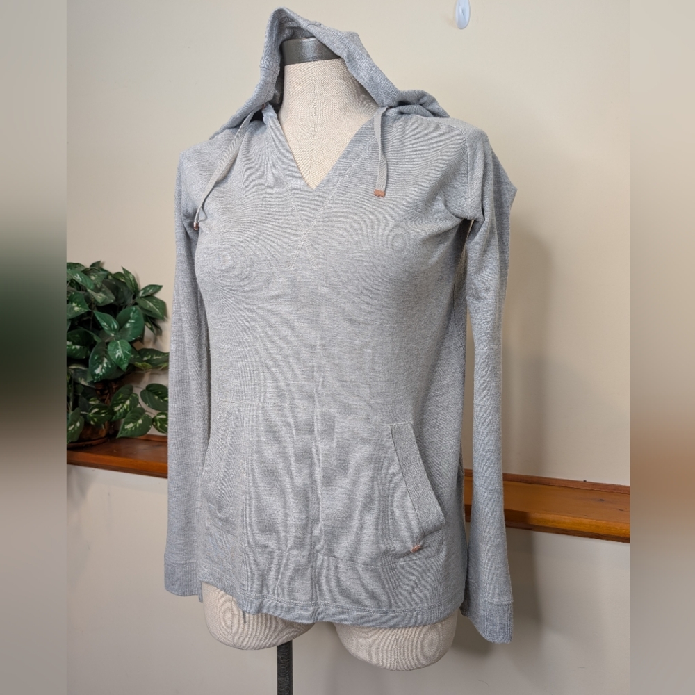 Lilly Pulitzer Luxletic Hooded Pullover Gray Long Sleeve Hoodie Medium